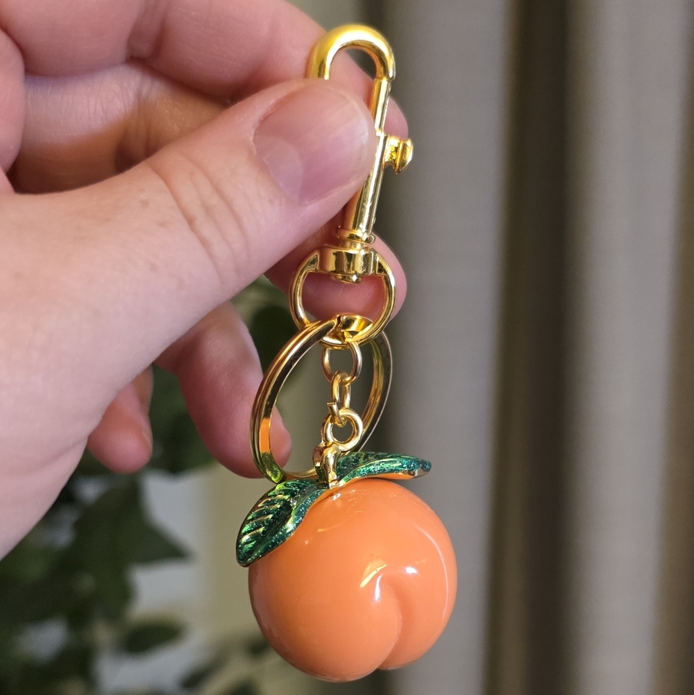 Peach Charm Keychain - Picture 2 of 4